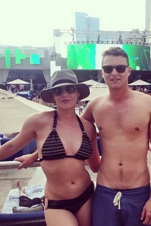 14 - Эбби Корниш голая