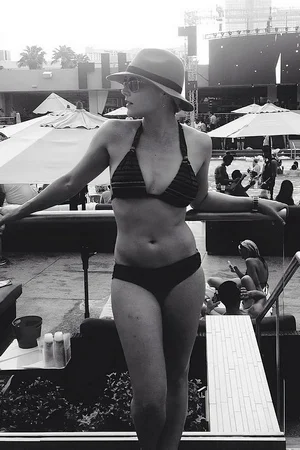 16 - Эбби Корниш голая