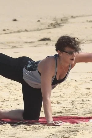 19 - Эбби Корниш голая