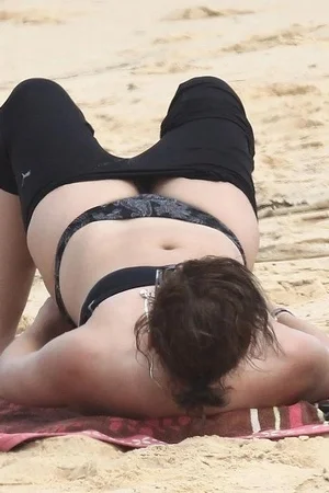 21 - Эбби Корниш голая