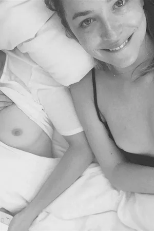 62 - Дакота Джонсон голая