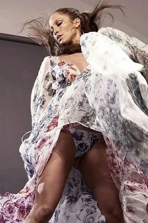 21 - Дженнифер Лопес голая