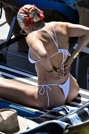 65 - Дженнифер Лопес голая