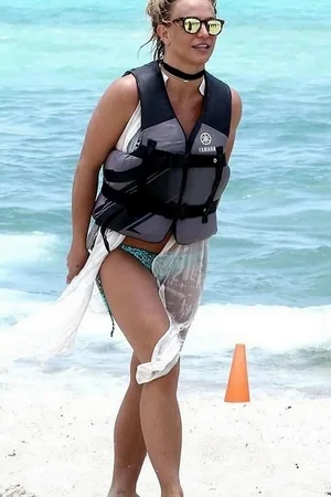 22 - Бритни Спирс голая