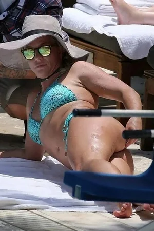 32 - Бритни Спирс голая