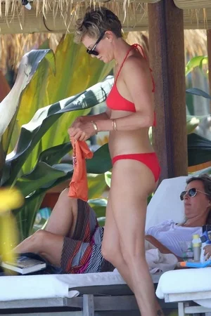 58 - Шарлиз Терон голая