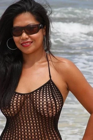 03 - Частные фото зрелой азиатки с упругой жопой и красивыми сиськами