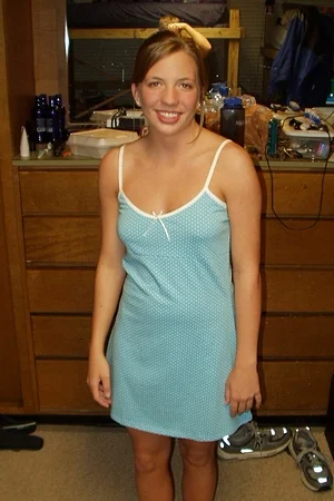 Молодая кокетка с упругой жопкой