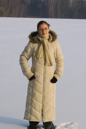 01 - Девушка в купальнике и полностью голая на частных фото