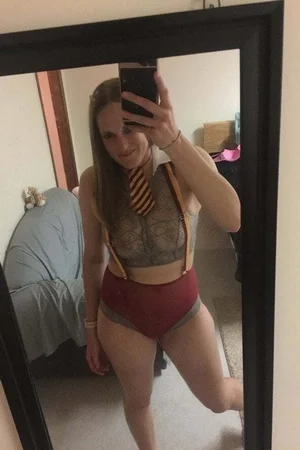 16 - Пухлая женщина с большими натуральными сиськами на домашних фото