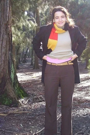 01 - Домашние фото девушки с волосатой пиздой и небритой жопой